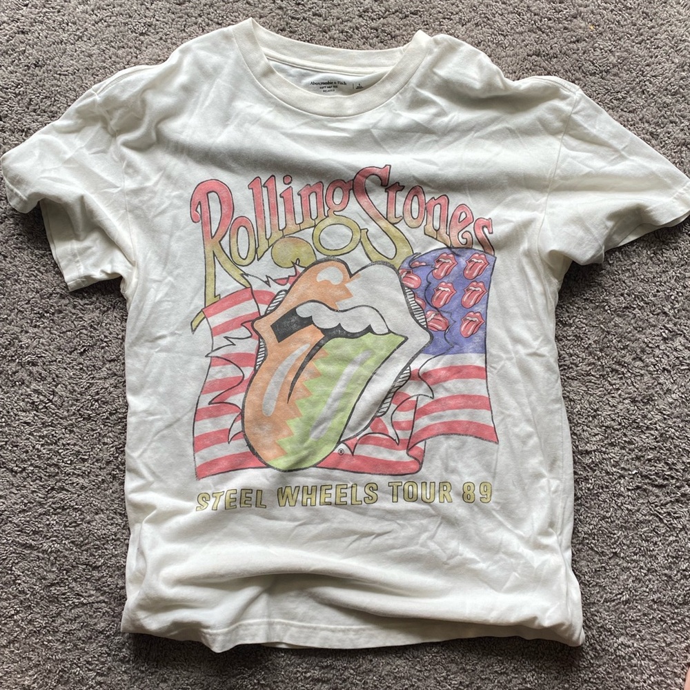 Abercrombie & Fitch Red and White Short Sleeve Tees